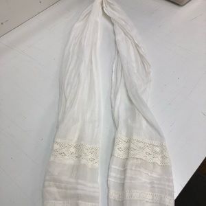 Old Navy cream scarf